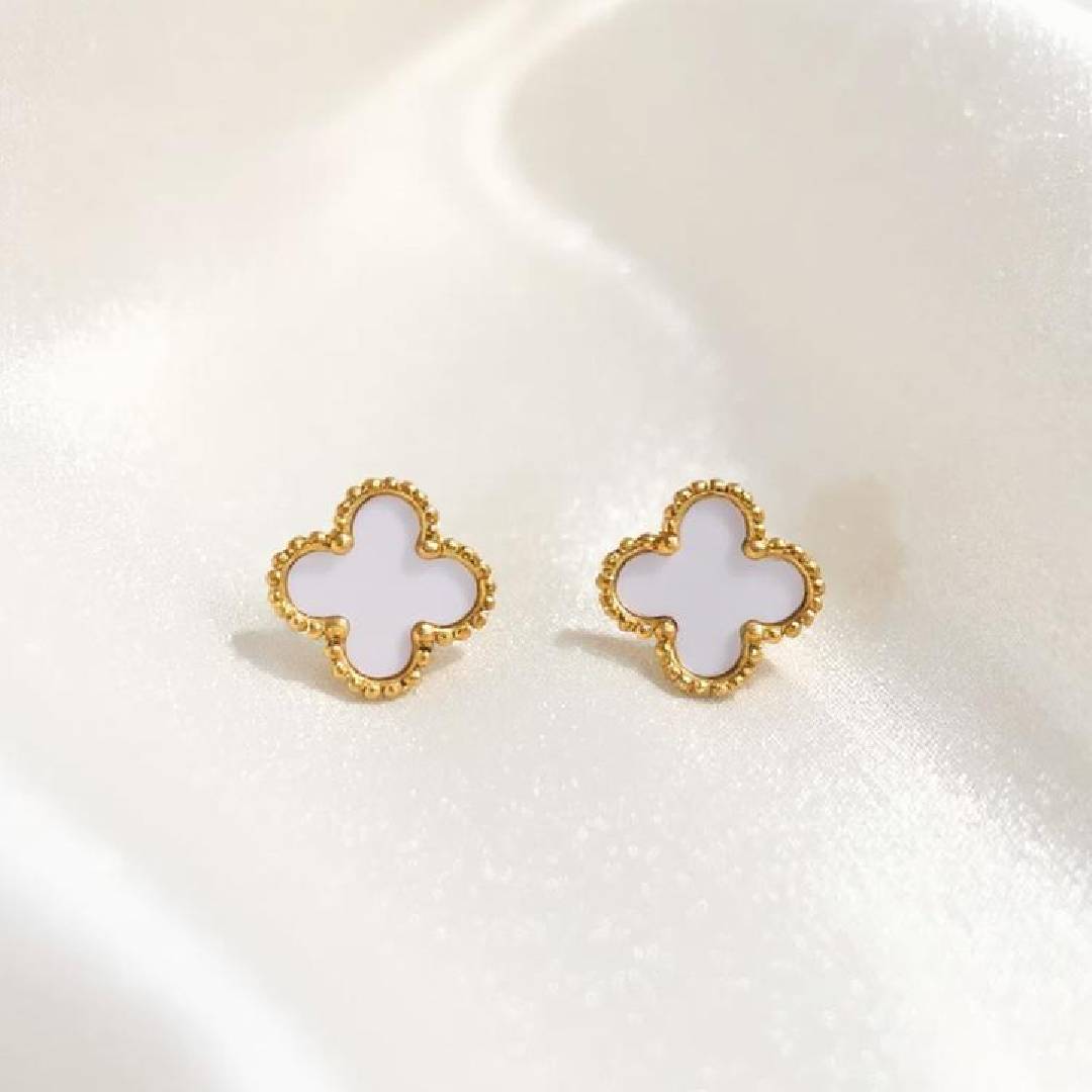 Mini-White-enamel-clover