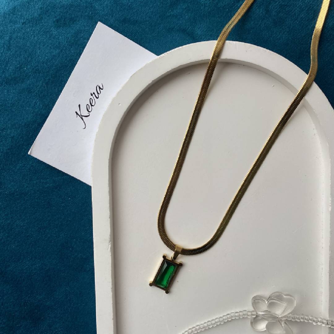 green-emerald-necklace